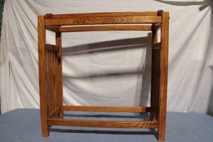 lot 132 image: Wooden Oak Side Table Frame