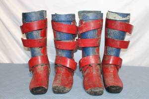 lot 137 image: Vintage SCOTT Red and Blue Motocross Boots