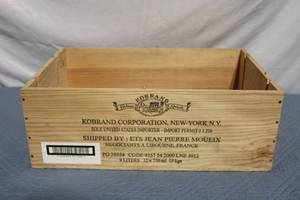 lot 138 image: Christian Moueix Merlot Wine Crate Box 2000 Bordeaux
