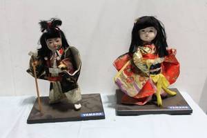 lot 145 image: Pair of Japanese Traditional Dolls on Yamaha Stands