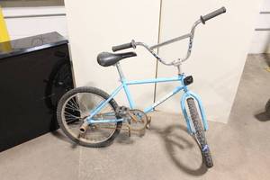 lot 168 image: Vintage Galaxy BMX Bike with Raleigh Seat