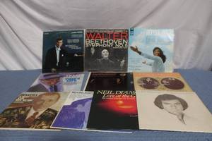 lot 195 image: 10 Classic Vinyl Record Albums including Frank Sinatra and Neil Diamond