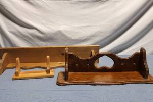lot 203 image: Set of 3 Wooden Wall-Mounted Shelves