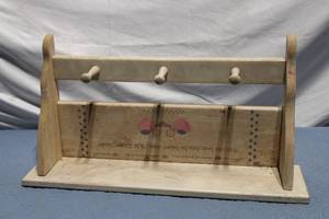 lot 204 image: Vintage Wooden Shelf with Angel Design