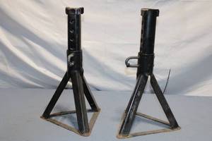 lot 211 image: Pair of Heavy Duty Steel Jack Stands