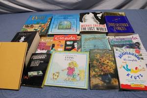 lot 212 image: Collection of 18 Assorted Books Including Novels and Magazines