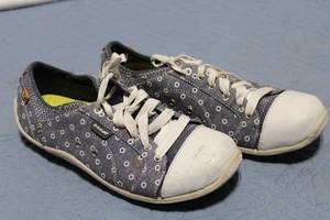 lot 232 image: Pair of Dr. Scholls Womens Casual Sneakers, Size 7.5M