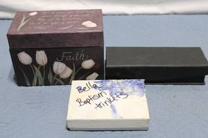 lot 420 image: Collection of Faith-Themed Keepsakes and Trinkets