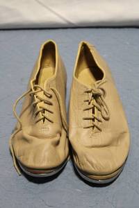lot 451 image: Pair of Beige Leather Tap Dance Shoes with Metal Plates