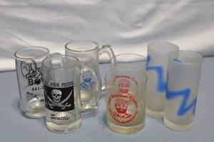 lot 458 image: Set of 7 Assorted Vintage Glass Tumblers and Mugs