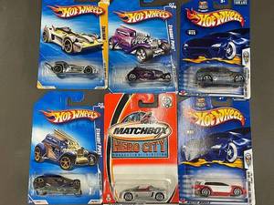 B - Collection of 7 Hot Wheels and Matchbox Cars - Vintage Models