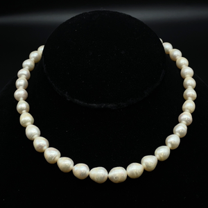 lot 73B image: White Freshwater Pearl Single Strand Choker Necklace w 14k White Gold Clasp