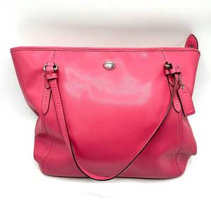 lot 59C image: Coach Pink Leather Hobo Tote Bag Pre-Owned Retail $350