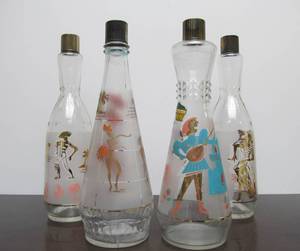 lot 14 image: Great Looking Mid Century Barware Bottles wNice Graphics