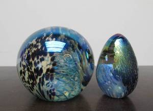 lot 19 image: 2 Signed Mount Saint Helens Glass Paperweights
