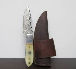 lot 54 image: Excellent Custom Made Damascus Steel Fixed Blade Knife wLeather Sheath