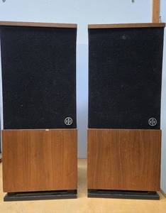 lot 104 image: LARGE Quality Working RTR Model 180D Tower Speakers