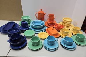 lot 107 image: LARGE Lot of Assorted Vintage FIESTA Ware
