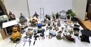 lot 109 image: LARGE Estate Collection of Fairy Garden & Lawn Decorations & other Items
