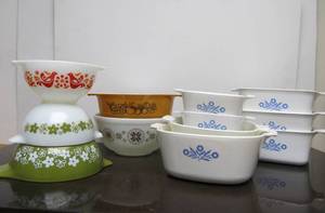 lot 84 image: Lot of Vintage PYREX & Corning Ware