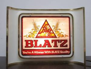 lot 90 image: Working Lighted Vintage BLATZ Curved Beer Sign 