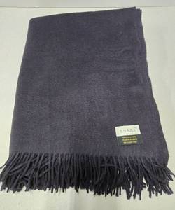 lot 206 image: Unused 100% Cashmere Blanket