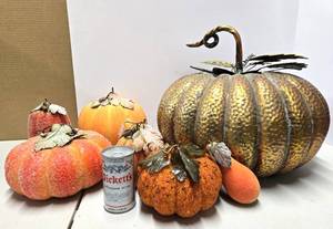 lot 217 image: Lot of Quality Higher End Fall Decor Items