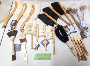 lot 222 image: Large Lot of Brand New Quality Assorted REDECKER Brushes - Made in Germany