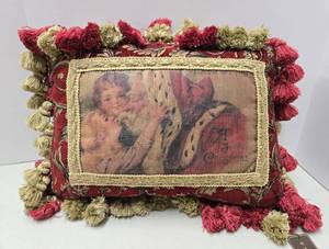 lot 237 image: Brand New MISTO LINO Christmas Santas Kiss Pillow