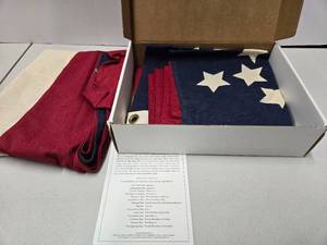 lot 258 image: Brand New Quality Colonial Star Flower Banner Flag