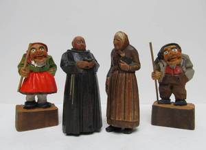lot 133 image: Old Vintage Hand Carved German Folk Art Figures