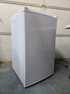 lot 183 image: Like-New Working CRITERION Upright Freezer
