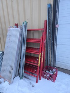 lot 143 image: Good Heavy Duty WACO Pallet Racking