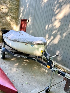 lot 330 image: Fully Functional Nauticraft SPRITE Pedal Boat wTrailer