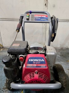 lot 340 image: Heavy Duty Premium 2600 PSI Excell Pressure Washer - Powered by Honda