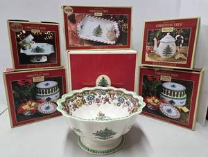 lot 346 image: Group of Mint in Box SPODE Christmas Serving Pieces