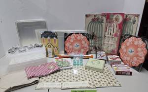 lot 364 image: LARGE Quality Estate Lot of Brand New Cake Stands Baking Accessories etc