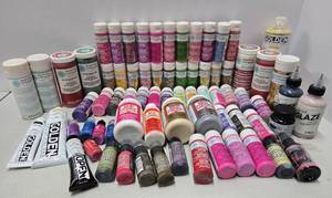 lot 369 image: LARGE Quality Estate Lot of Brand New Art Supplies Acrylic Paints & Accessories
