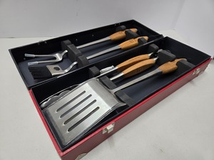 lot 373 image: Brand New Williams-Sonoma 4 Piece Grill Tool Set