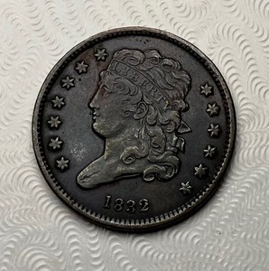 lot 6 image: 1832 U.S. Classic Head Half Cent