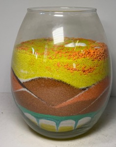 lot 7 image: Vintage Sand Art Jar