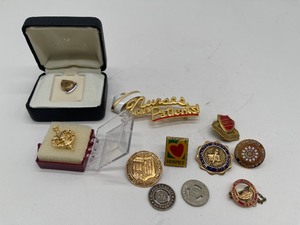 lot 83 image: Vintage Nursing Pins - Sigma Theta Tau Frat Pin and Chicago Transit Tokens