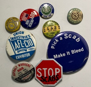 lot 32 image: Ten Vintage Union Buttons AFL-CIO etc