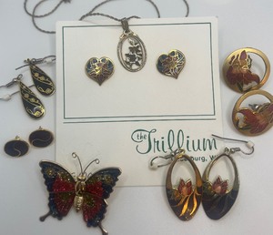 lot 93 image: Vintage Cloisonne Jewelry LOT Dangle Earrings, Pin, Necklace