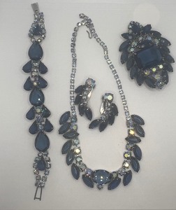 lot 96 image: Gorgeous Vintage Blue Rhinestone Jewelry SET 4 PC LOT
