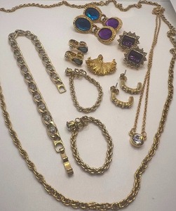 lot 108 image: Gold and Rhinestone Jewelry Monet Clip Earrings Lot 9 PC Lot Kale Leaf Slide