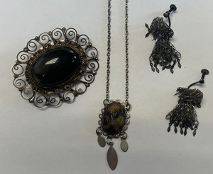 lot 174 image: Mexico Sterling and Onyx Brooch, Carved Cabachon Necklace and Vintage Filigree Dangle Earrings