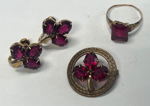lot 156 image: 12K Gold Filled Screw Back Earrings, Brooch and Ring with RubyGarnet Stones