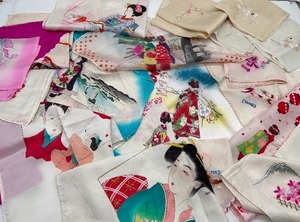 lot 224 image: 22 Vintage Ladies Handkerchief from 1940s Japan