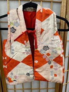 lot 197 image: Japanese Childs Kimono 1940s